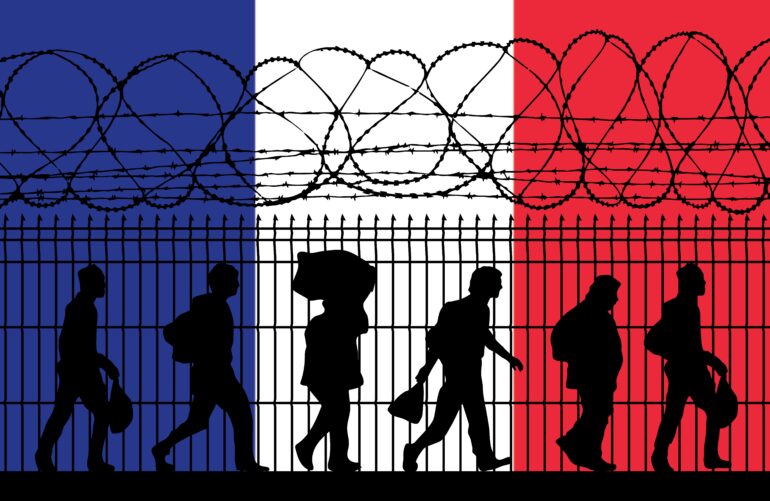 Révision de la Loi de Programmation Militaire 2024-2030: la France active des outils totalitaires